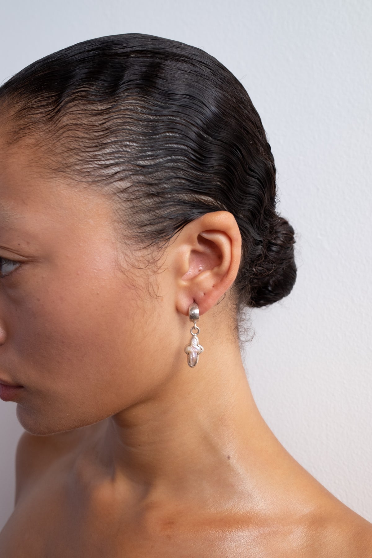 Agnes Hoop Earrings – Mudd Pearl